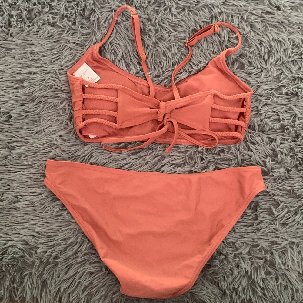 Bikini - Picture 3 of 3